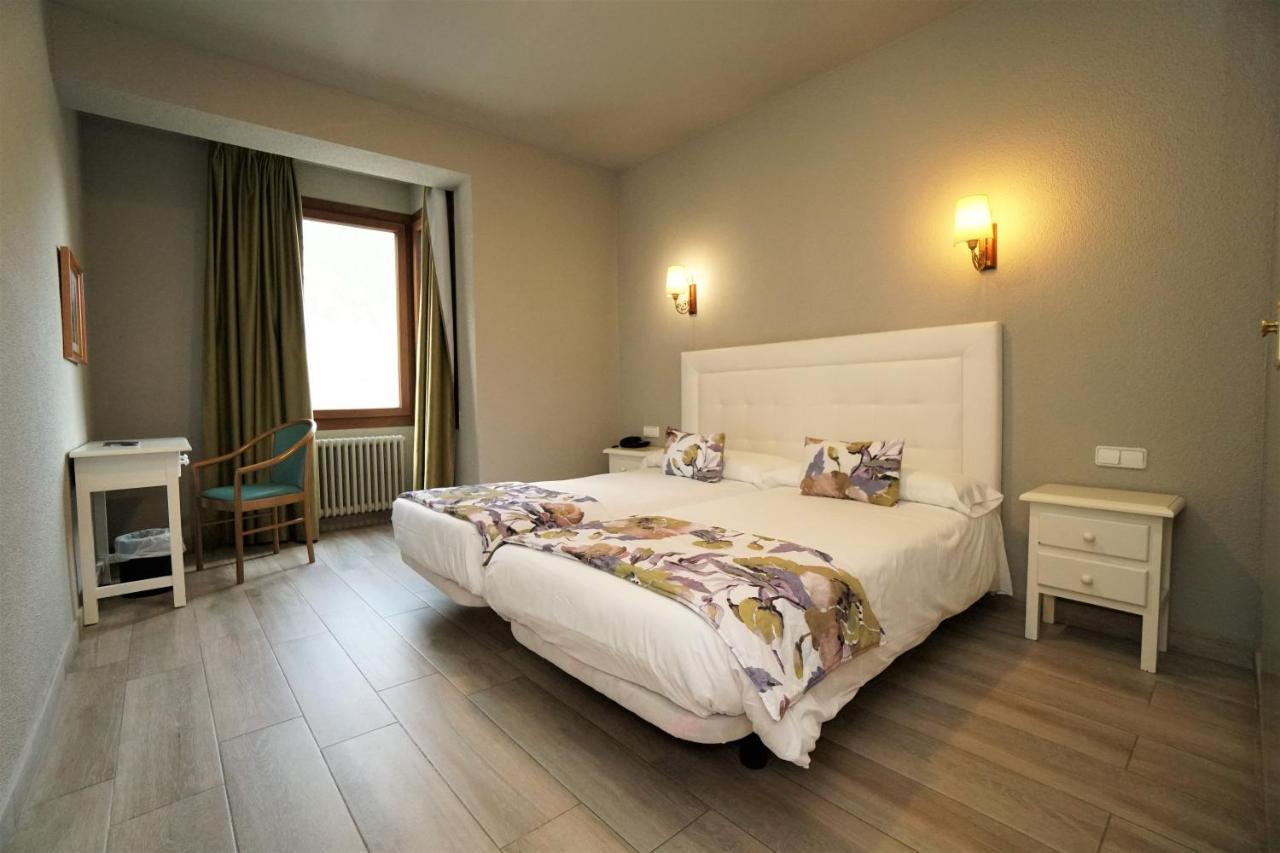Hotel El Pradet à El Serrat Extérieur photo