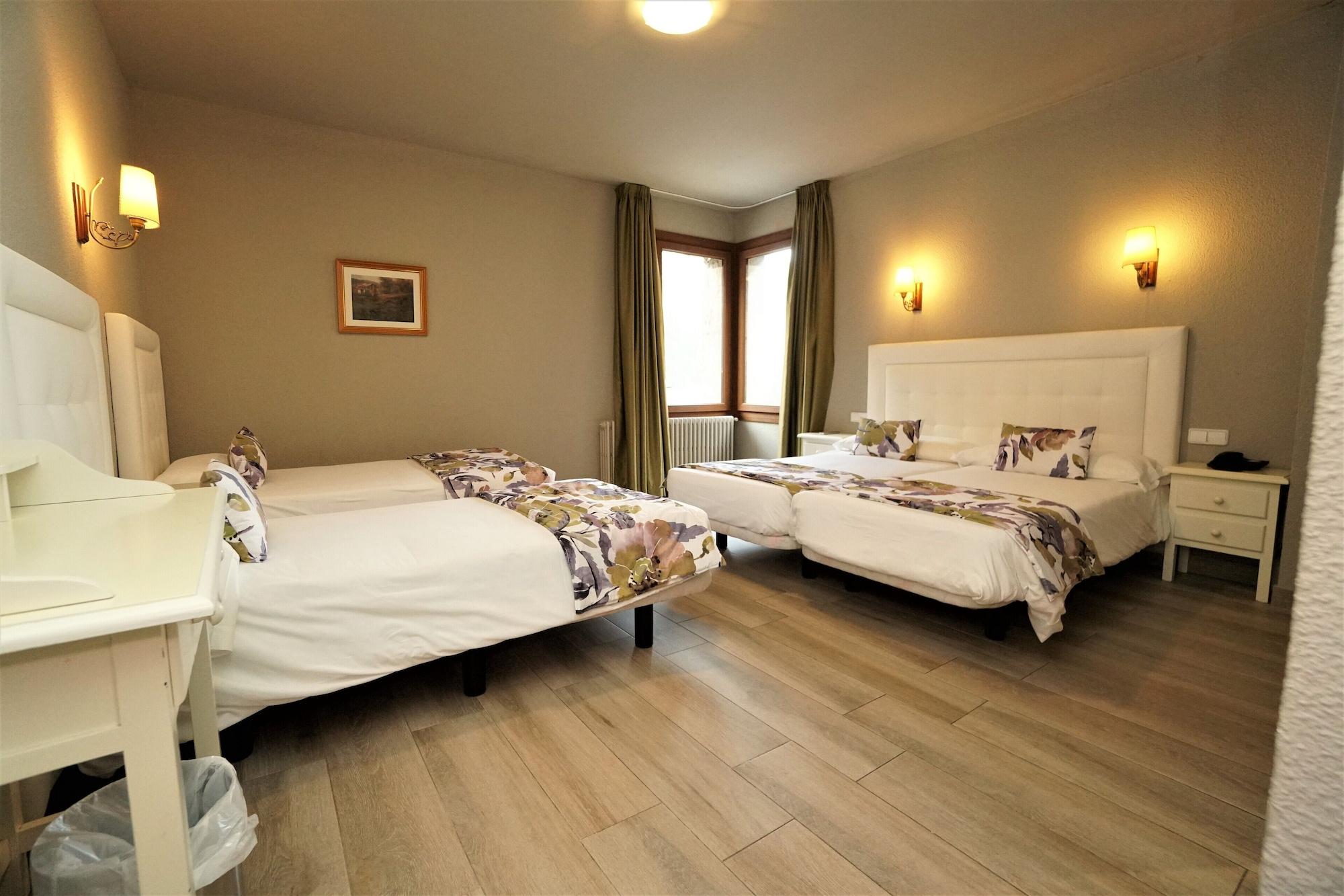 Hotel El Pradet à El Serrat Extérieur photo